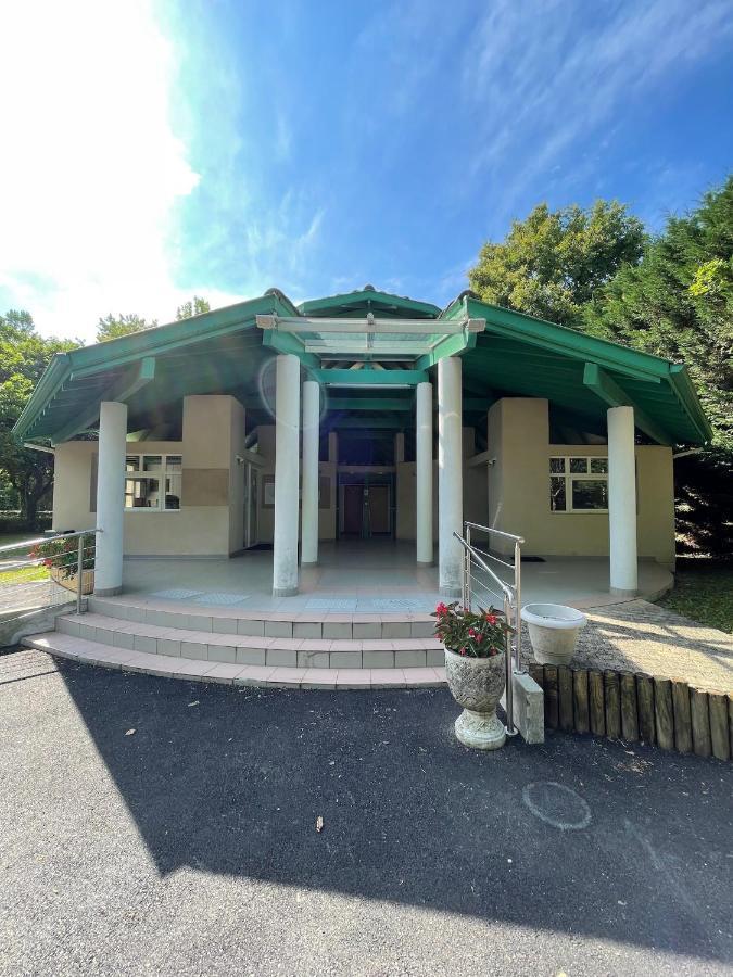 Les Nuits De Cassiopee Bed & Breakfast Sorde-lʼAbbaye Екстериор снимка
