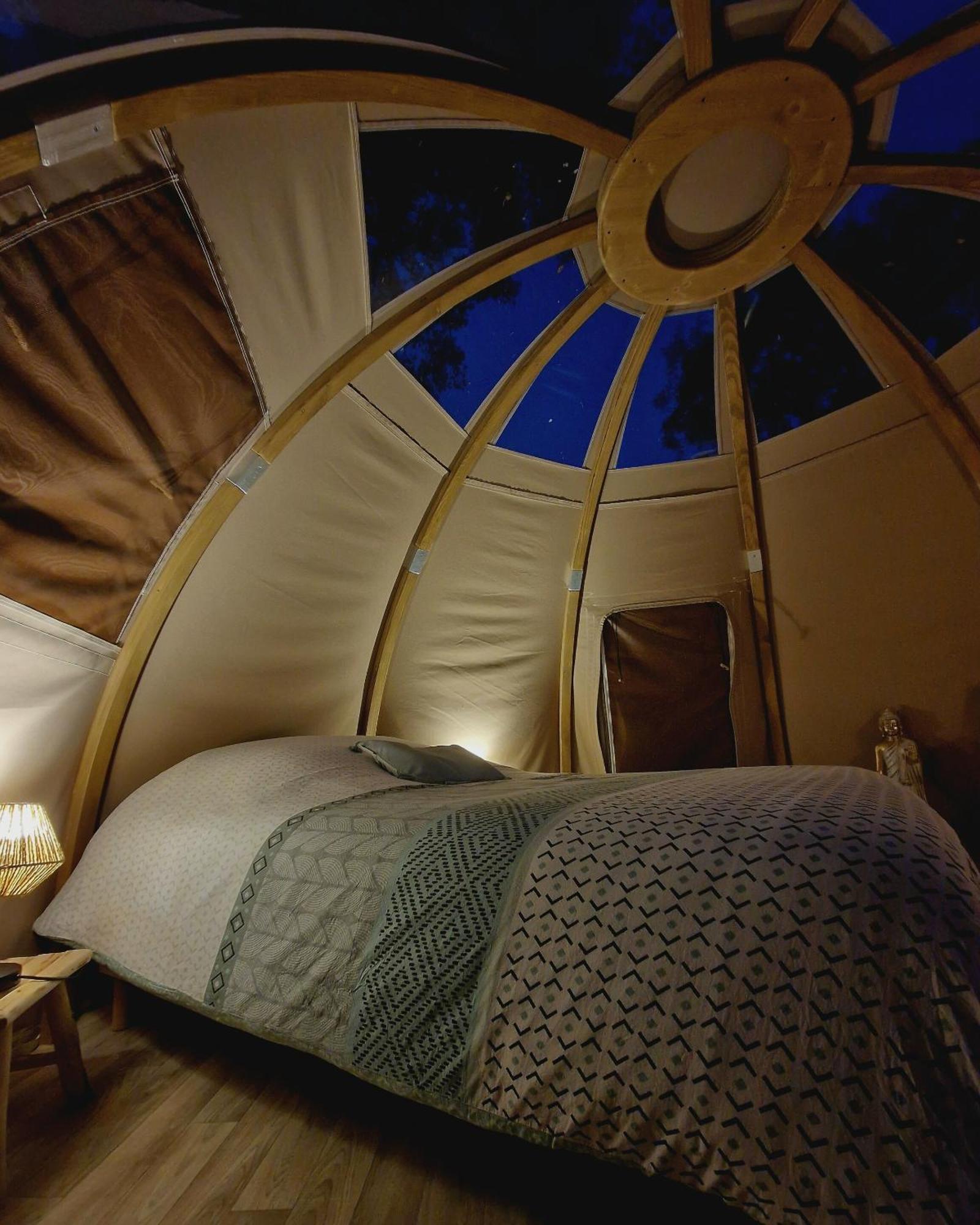 Les Nuits De Cassiopee Bed & Breakfast Sorde-lʼAbbaye Стая снимка
