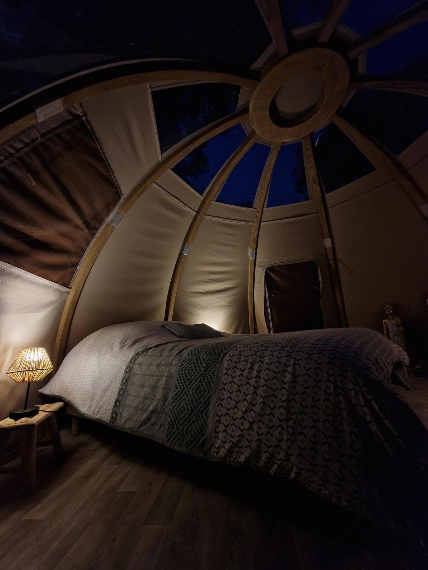 Les Nuits De Cassiopee Bed & Breakfast Sorde-lʼAbbaye Стая снимка