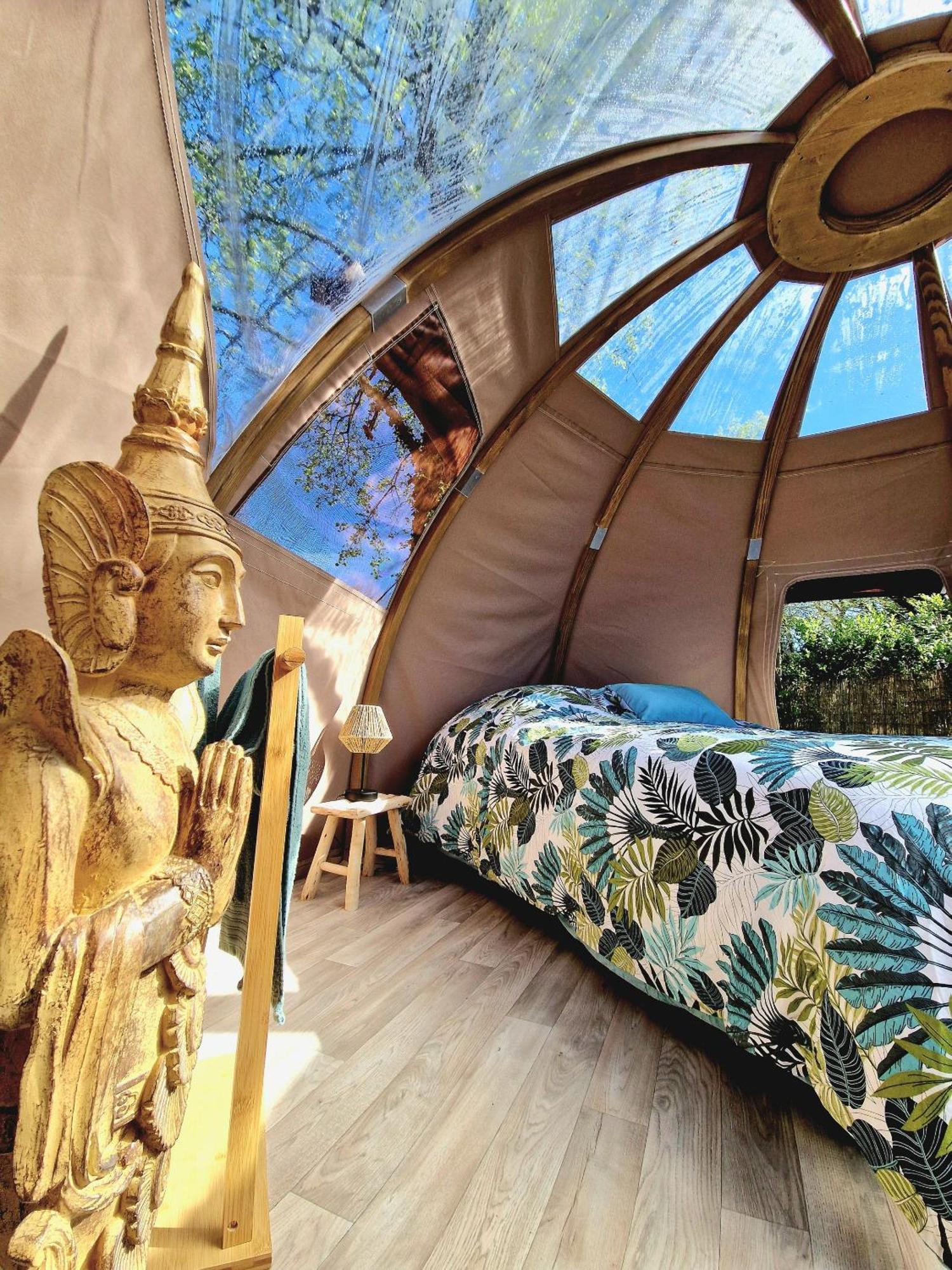 Les Nuits De Cassiopee Bed & Breakfast Sorde-lʼAbbaye Стая снимка