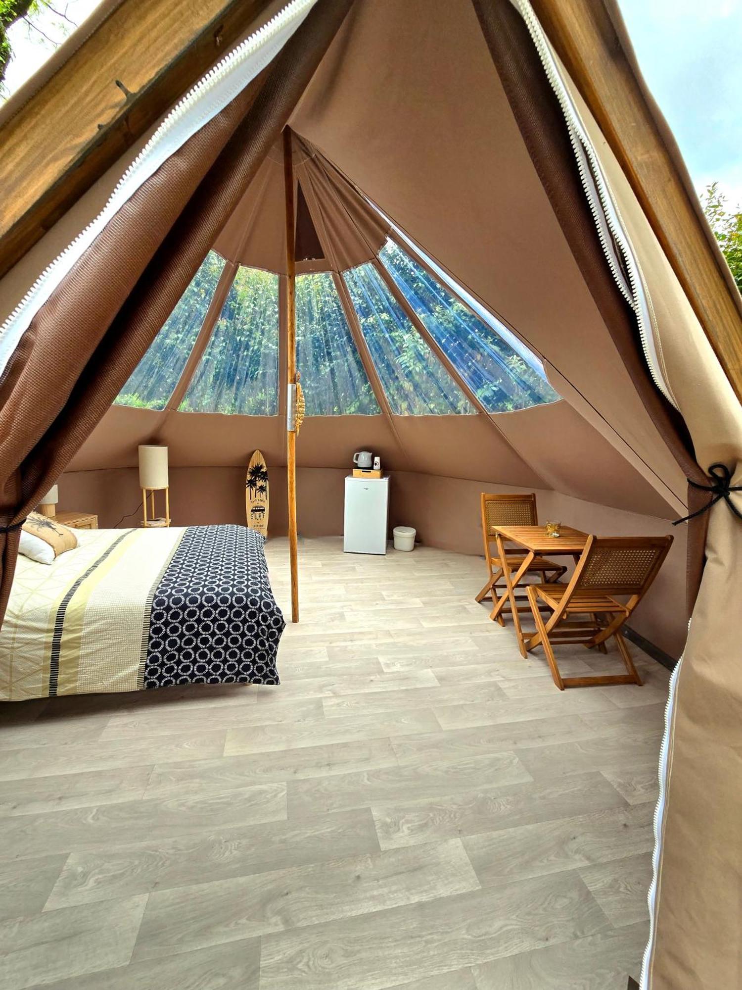 Les Nuits De Cassiopee Bed & Breakfast Sorde-lʼAbbaye Екстериор снимка