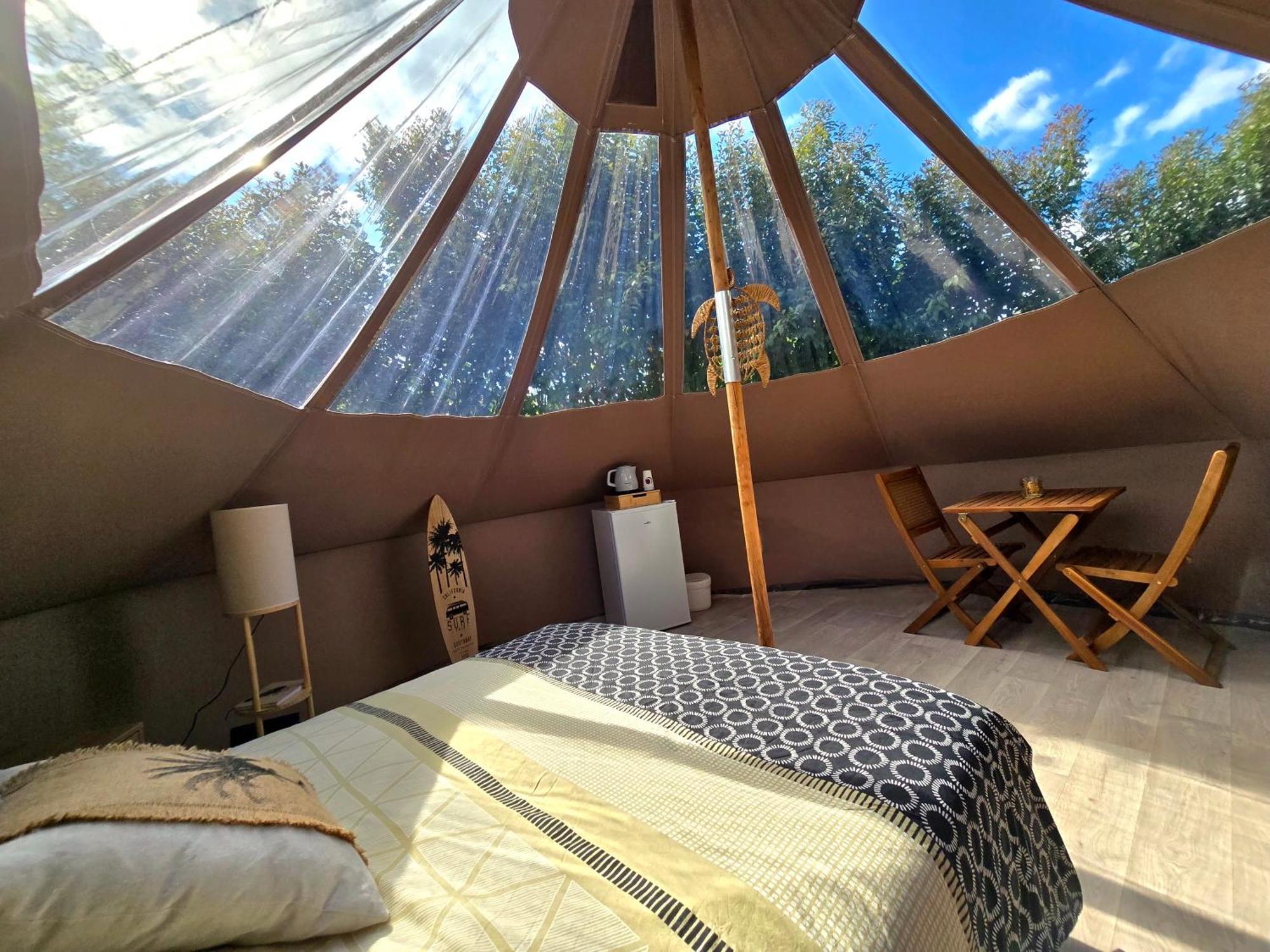 Les Nuits De Cassiopee Bed & Breakfast Sorde-lʼAbbaye Екстериор снимка